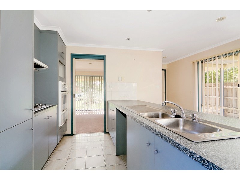 4a Mitre Crescent, Berwick VIC 3806