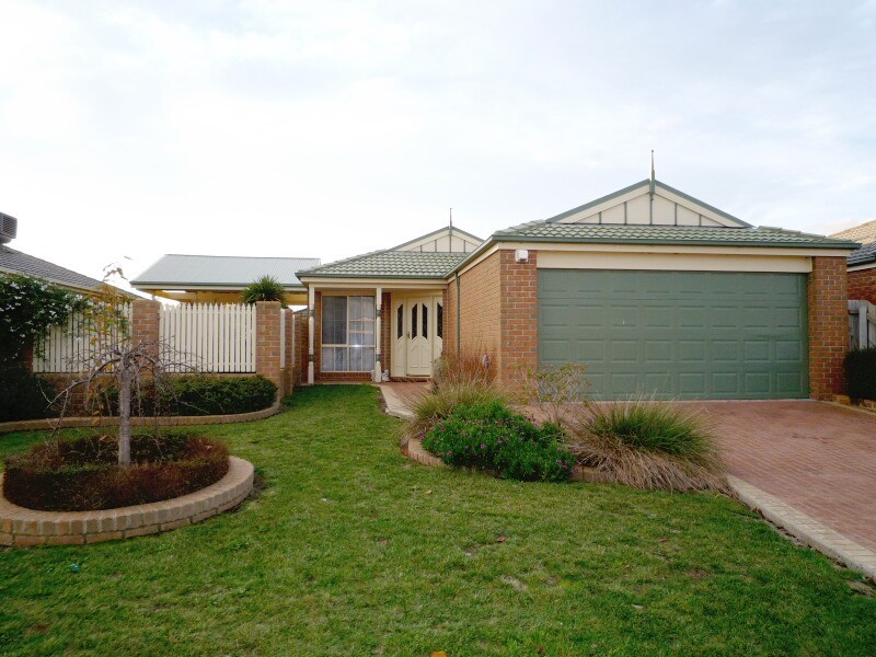 44 Grand Arch Way, Berwick VIC 3806