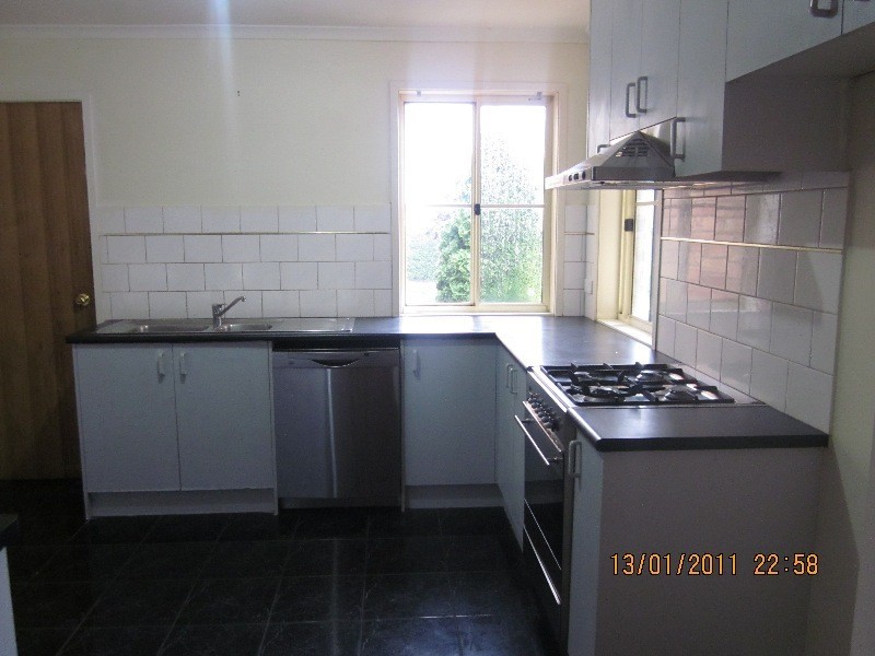 18 Emily Drive, Narre Warren VIC 3805