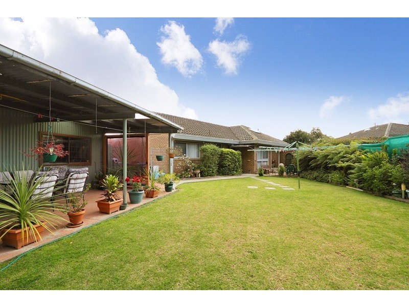 8  Fountain Drive, Narre Warren VIC 3805