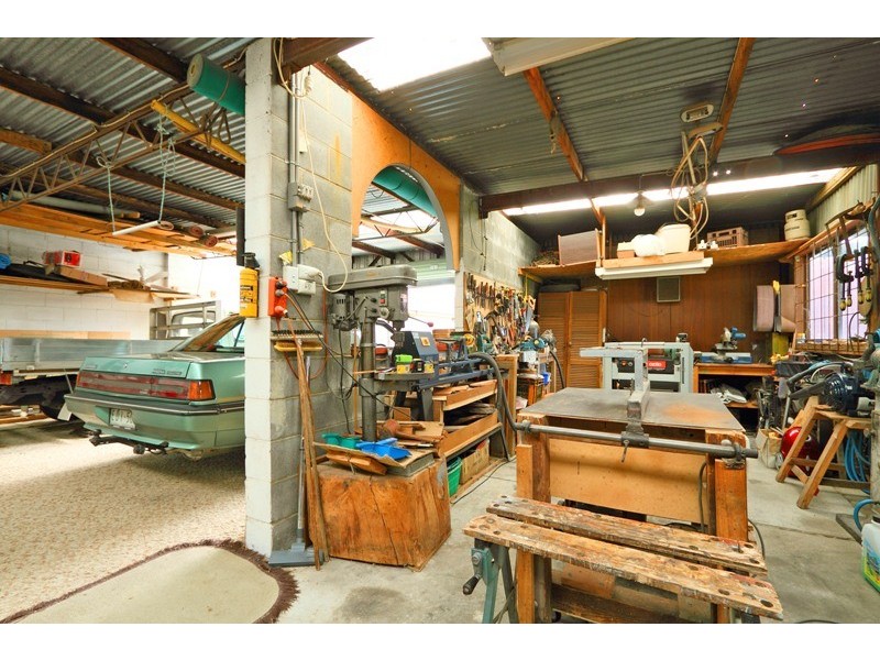 8  Fountain Drive, Narre Warren VIC 3805