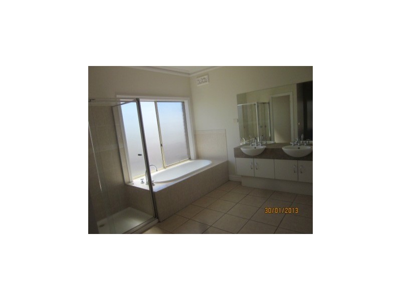 3 Pinecrest Court, Berwick VIC 3806