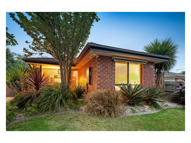 12 Hillman Court, Berwick VIC 3806