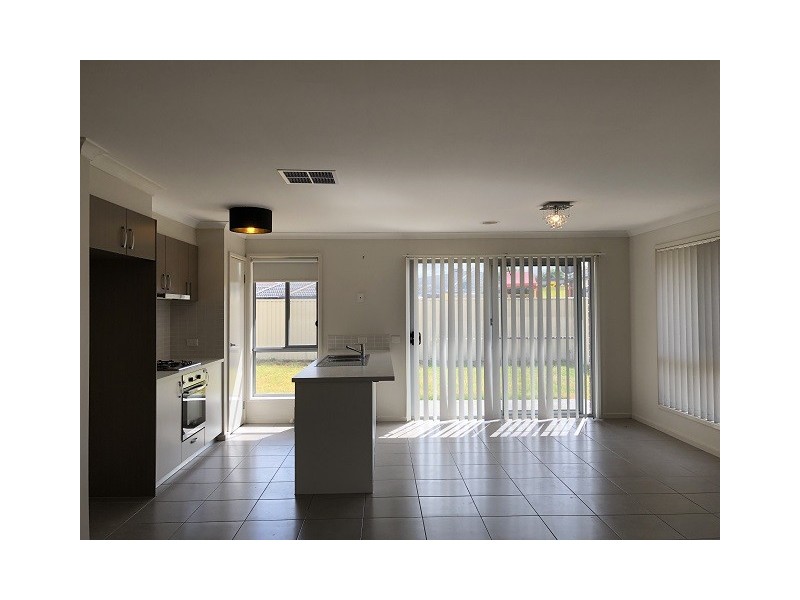 105 Blue Horizons Way, Pakenham VIC 3810