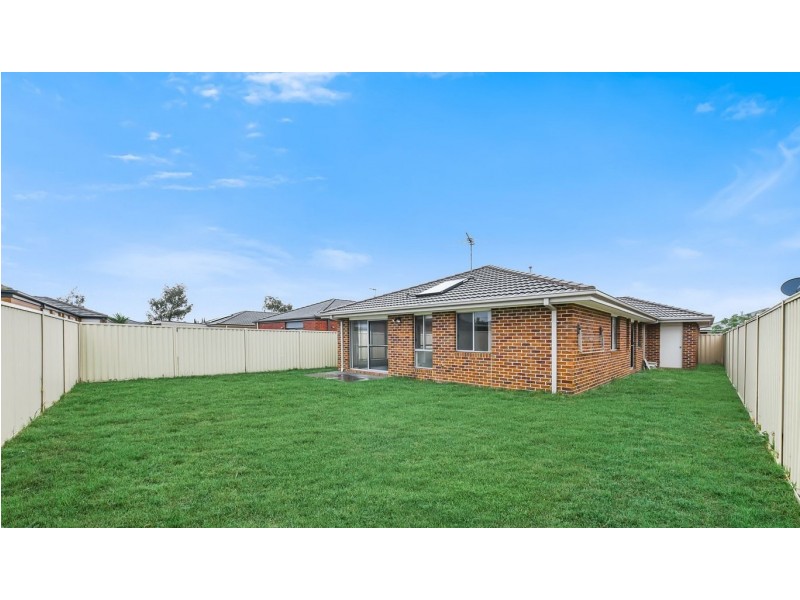 105 Blue Horizons Way, Pakenham VIC 3810