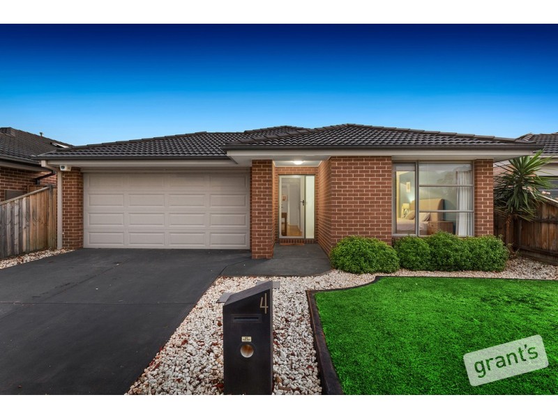 4 Pipers Place, Clyde North VIC 3978