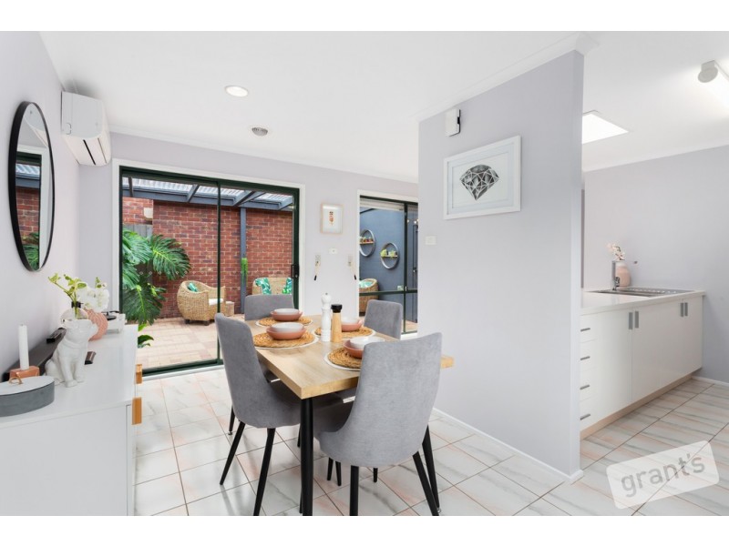 42B Mitre Crescent, Berwick VIC 3806