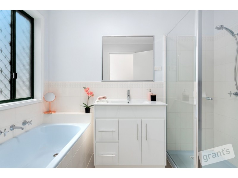 42B Mitre Crescent, Berwick VIC 3806