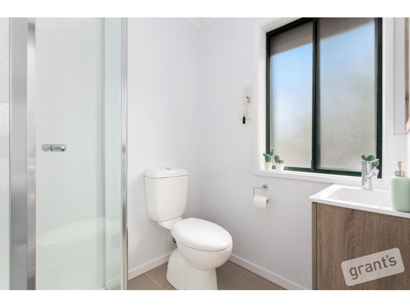 42B Mitre Crescent, Berwick VIC 3806