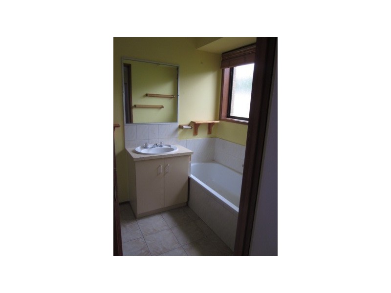 41  Ireland Ave, Narre Warren VIC 3805