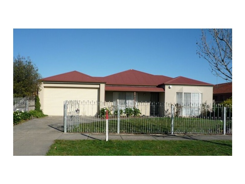 25 Baringa Park Drive, Narre Warren South VIC 3805