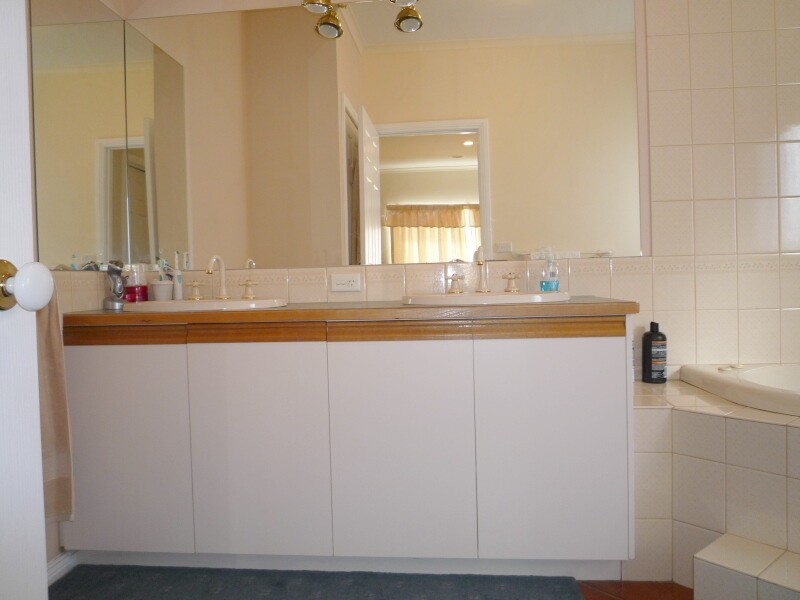 25 Baringa Park Drive, Narre Warren South VIC 3805