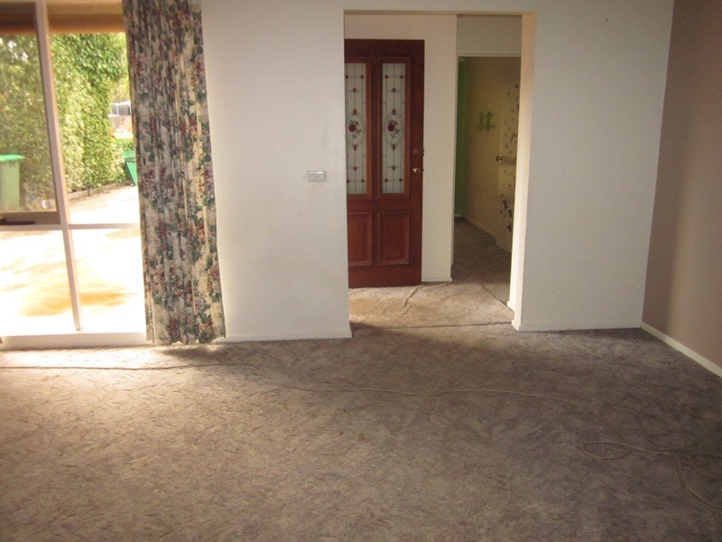 27 Smethurst Avenue, Pakenham VIC 3810