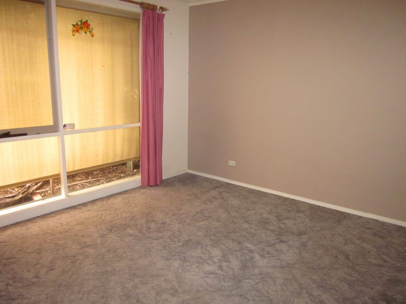 27 Smethurst Avenue, Pakenham VIC 3810