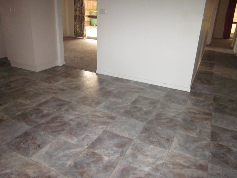 27 Smethurst Avenue, Pakenham VIC 3810