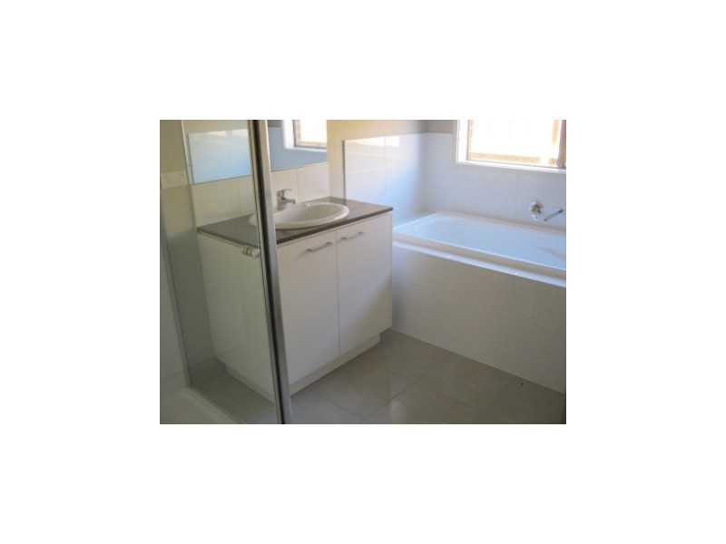 3 Goulburn Street, Cranbourne East VIC 3977