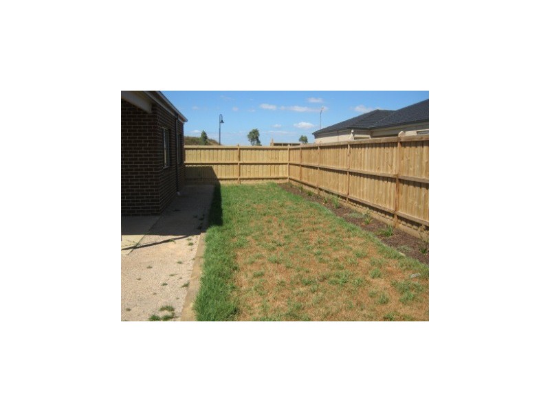 3 Goulburn Street, Cranbourne East VIC 3977