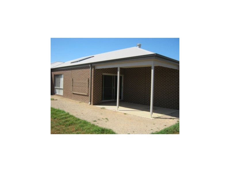 3 Goulburn Street, Cranbourne East VIC 3977