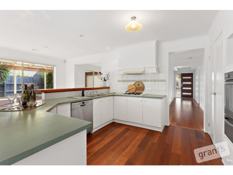 95 The Promenade, Narre Warren South VIC 3805