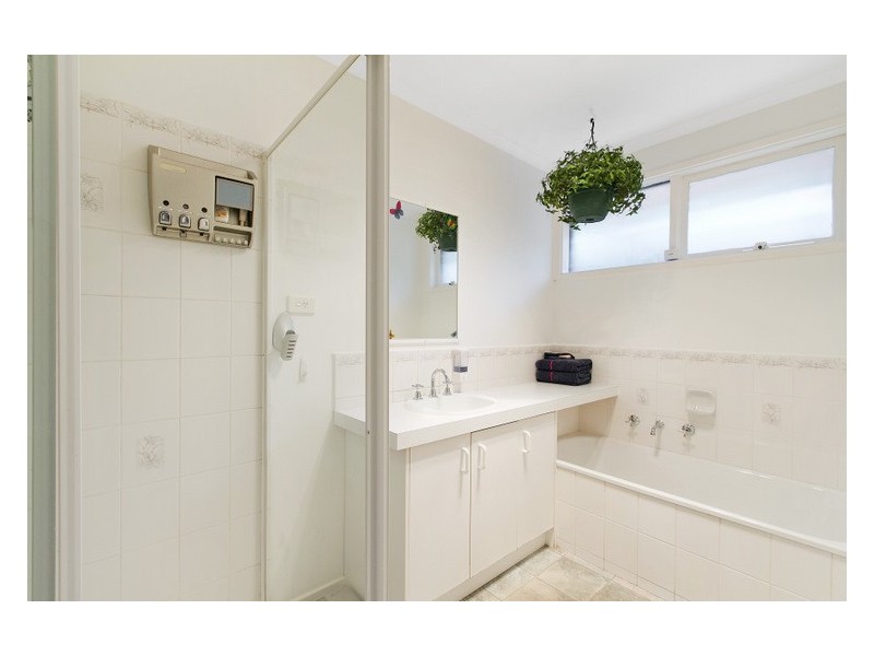 5 Amber Crescent, Narre Warren VIC 3805