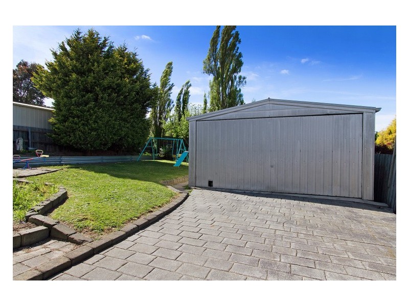 5 Amber Crescent, Narre Warren VIC 3805