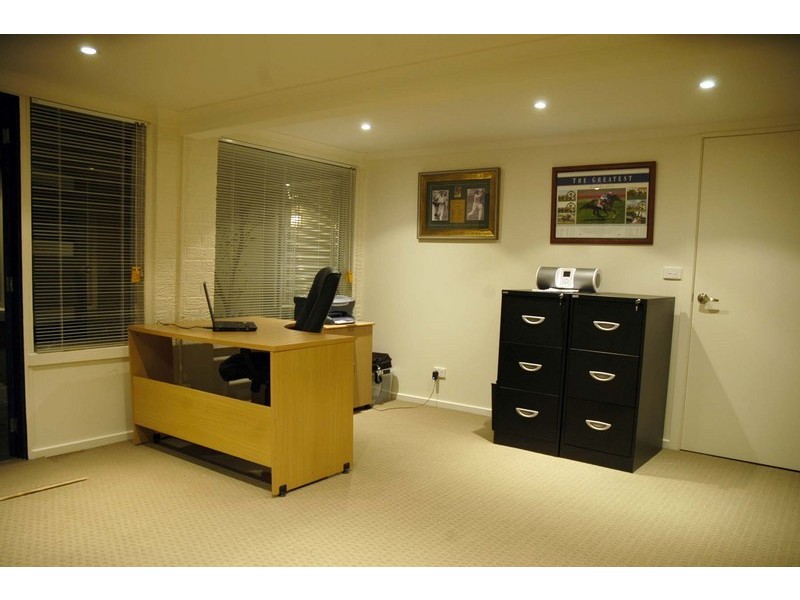 1 Ayr Court, Berwick VIC 3806