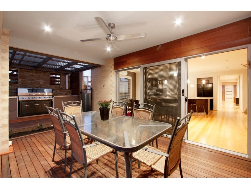 49 Skyline Way, Berwick VIC 3806