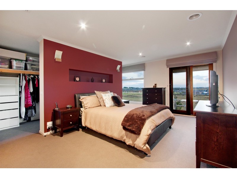 49 Skyline Way, Berwick VIC 3806