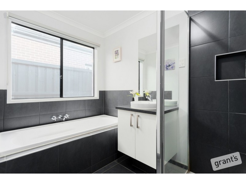 11 Carambola Place, Berwick VIC 3806