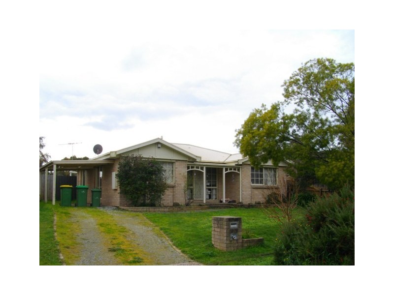 18  Bridle Place, Pakenham VIC 3810