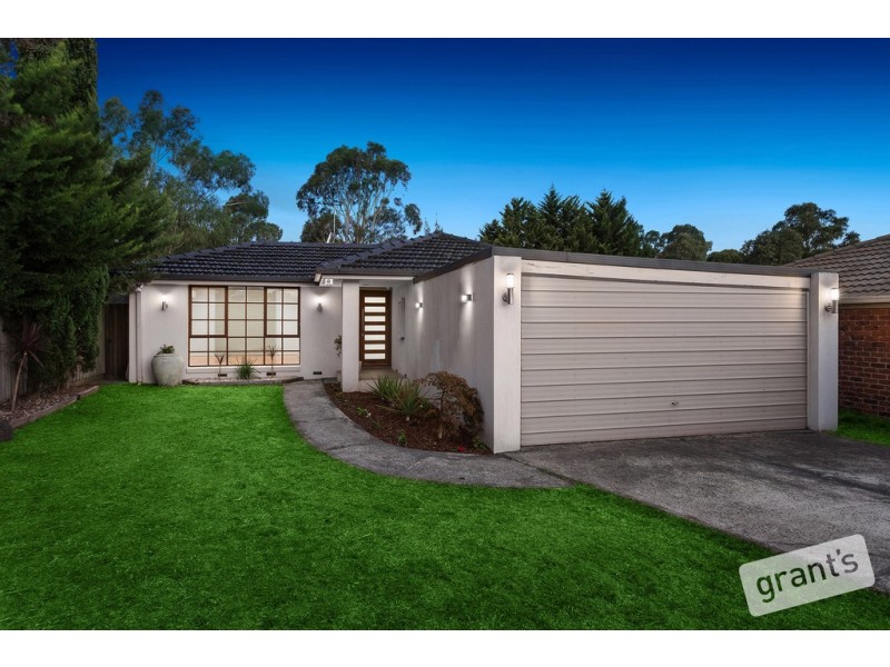 13 Escott Grove, Berwick VIC 3806