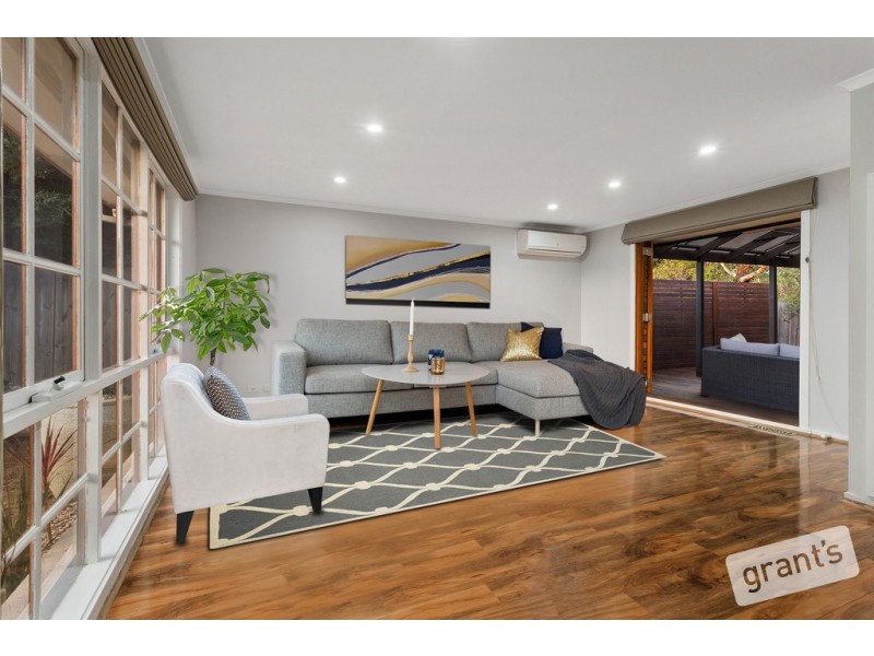 13 Escott Grove, Berwick VIC 3806