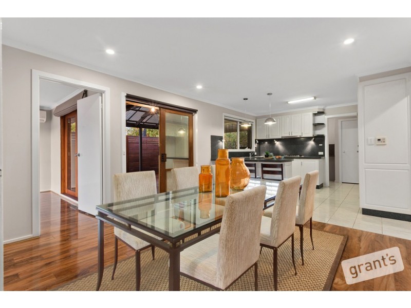 13 Escott Grove, Berwick VIC 3806