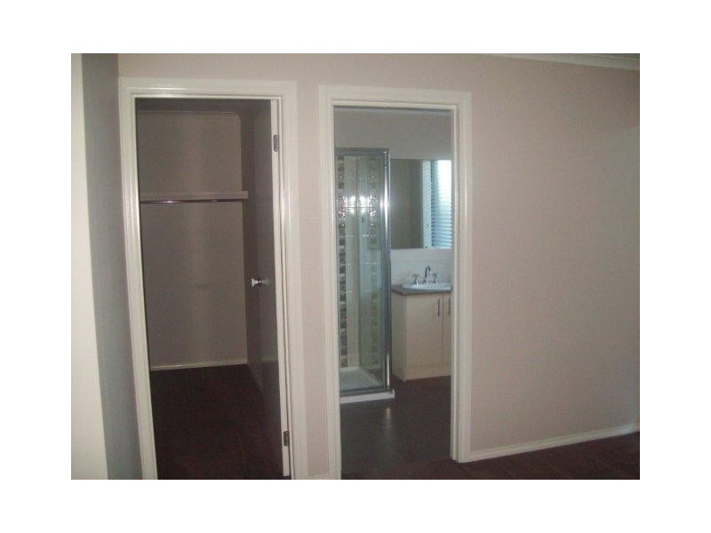 56 Fairholme Blvd, Berwick VIC 3806