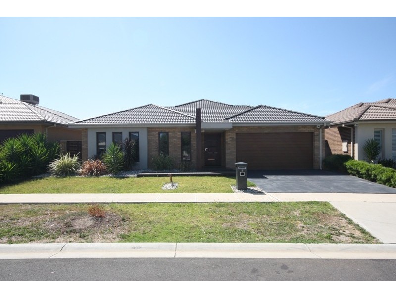6 Little Gem Way, Berwick VIC 3806