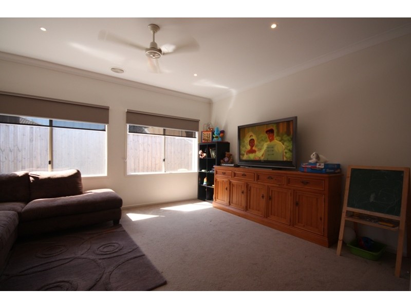6 Little Gem Way, Berwick VIC 3806