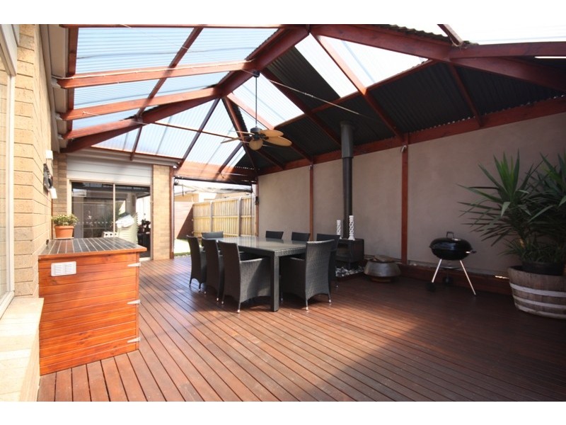 6 Little Gem Way, Berwick VIC 3806