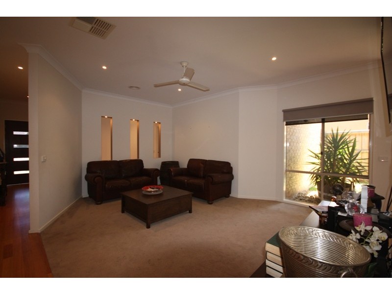 6 Little Gem Way, Berwick VIC 3806