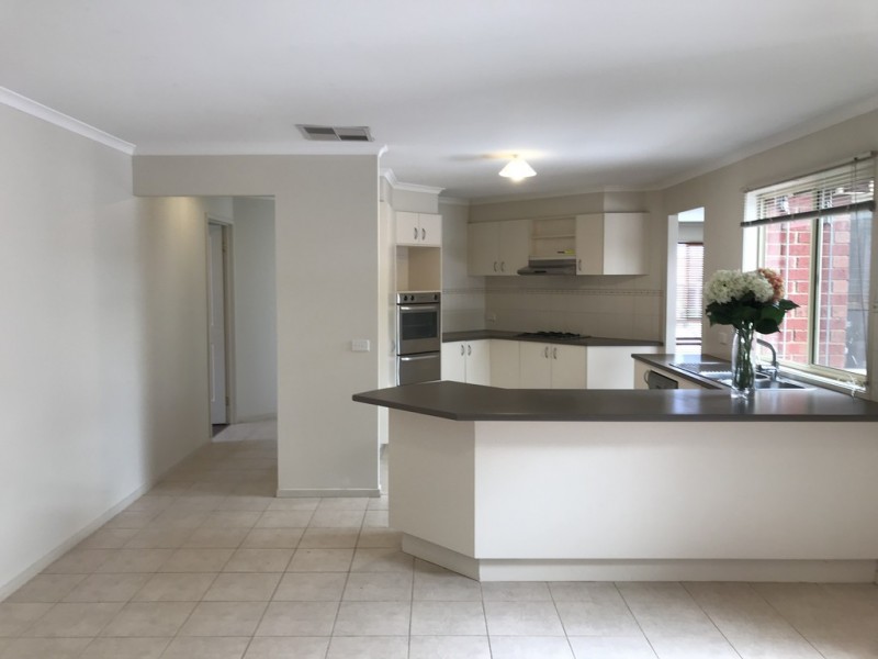 21 Hartsmere Drive, Berwick VIC 3806