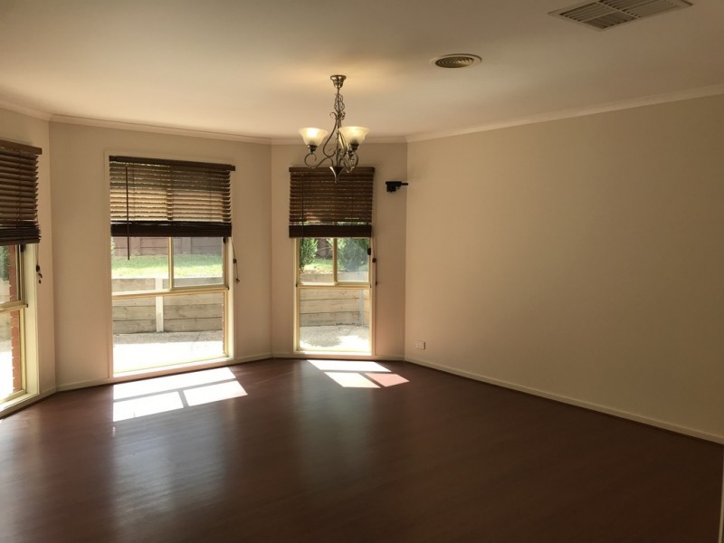 21 Hartsmere Drive, Berwick VIC 3806