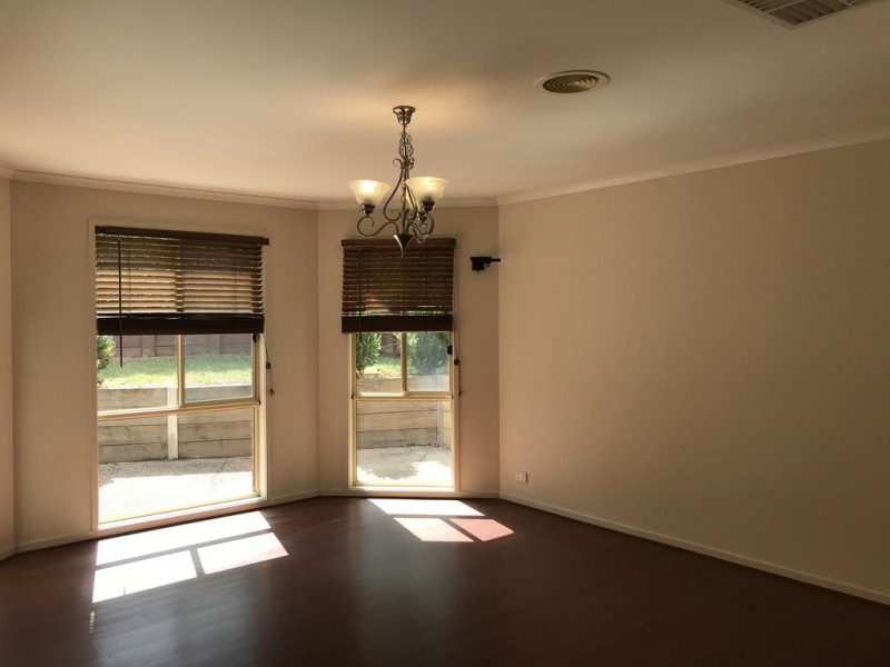 21 Hartsmere Drive, Berwick VIC 3806