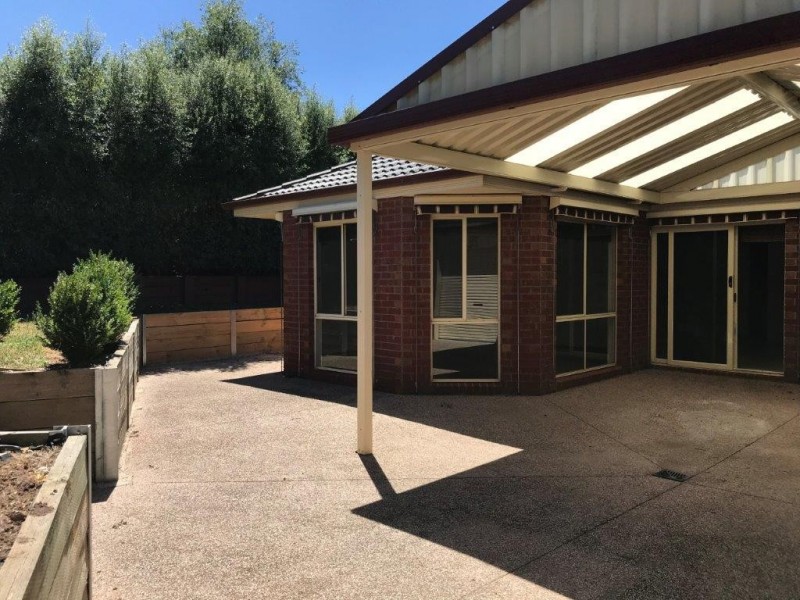 21 Hartsmere Drive, Berwick VIC 3806