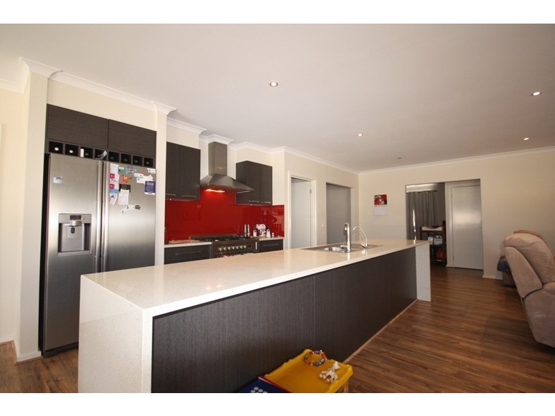 19 Grand Manor Drive, Berwick VIC 3806