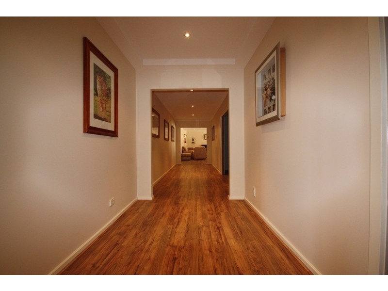 19 Grand Manor Drive, Berwick VIC 3806