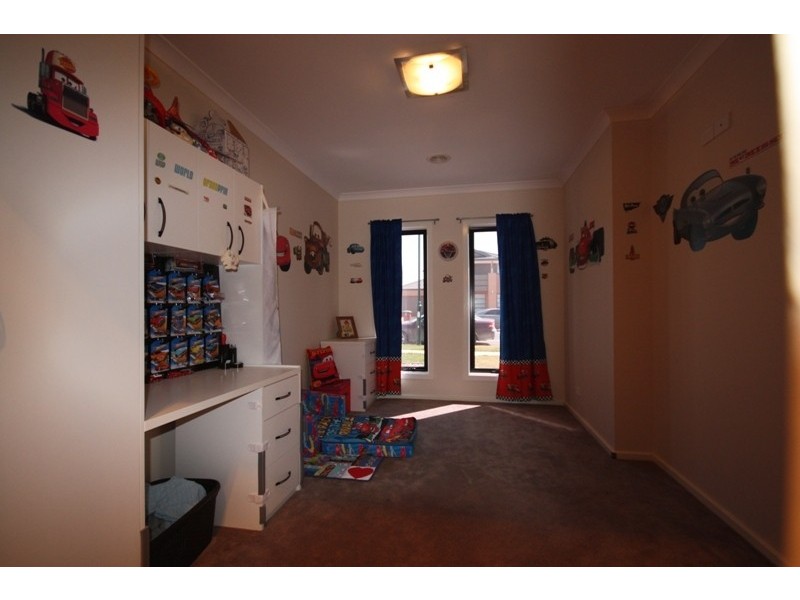 19 Grand Manor Drive, Berwick VIC 3806