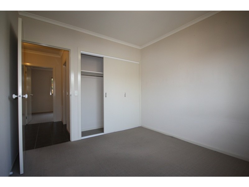 2/23 Hughes Cresent, Dandenong VIC 3175