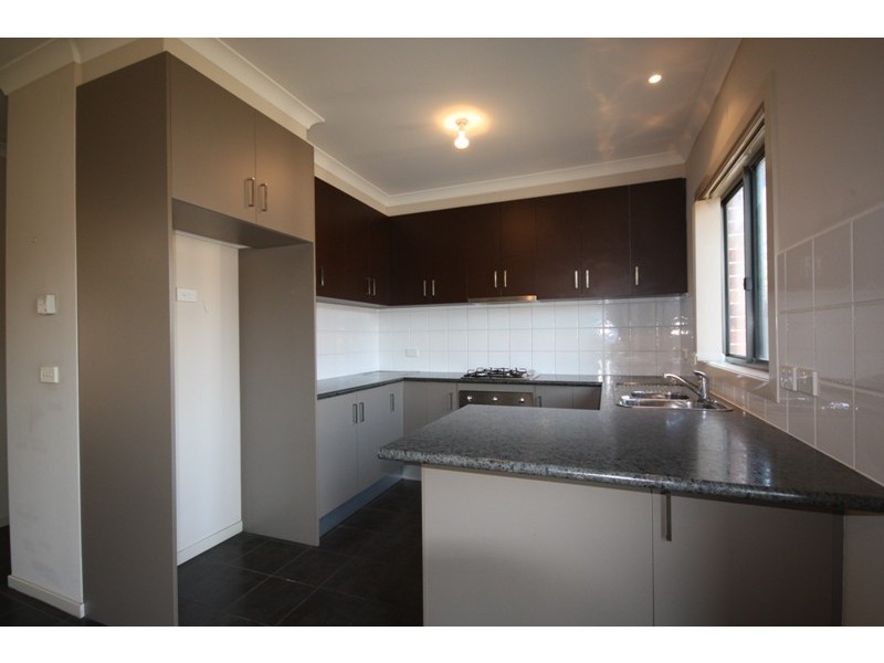 2/23 Hughes Cresent, Dandenong VIC 3175