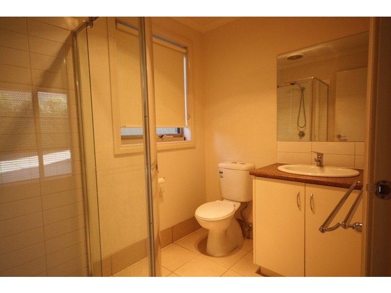 2/21 Sugarbush Drive, Lynbrook VIC 3975