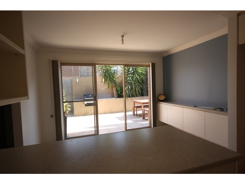 2/21 Sugarbush Drive, Lynbrook VIC 3975