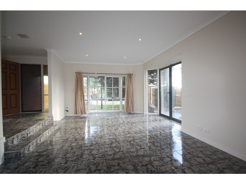 17a Barondi Ave, Narre Warren VIC 3805